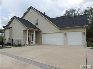 105 Willow Ridge Ct, Wentzville, MO 63385