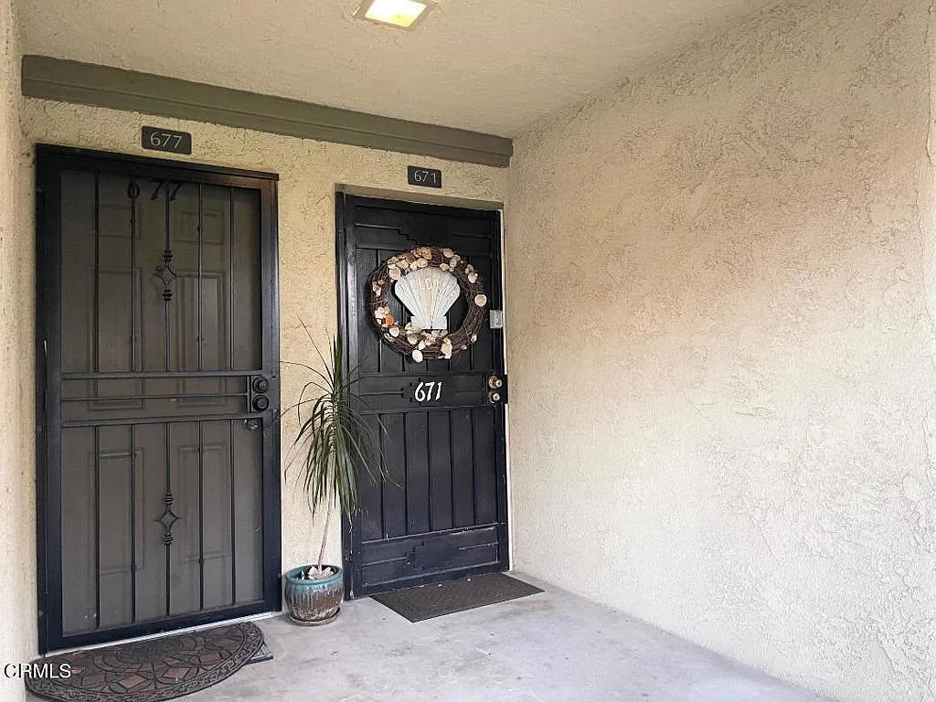 2 bed, 2.0 bath, 942 sqft, $3,200 — Photo 1
