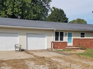 604 S Sylvan St, Ashland, IL 62612
