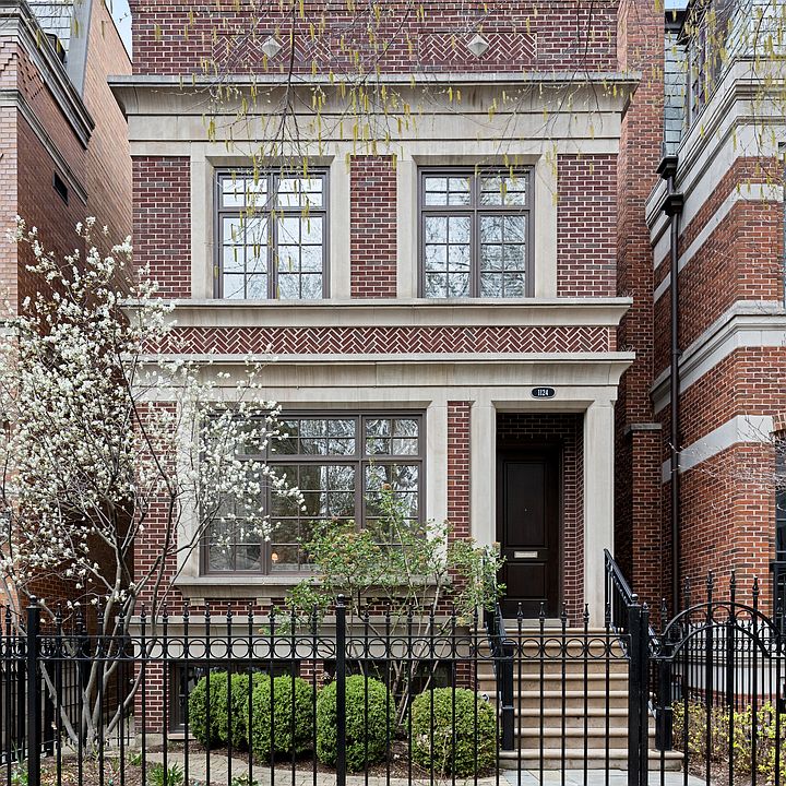 1st image of 1124 W Drummond Pl