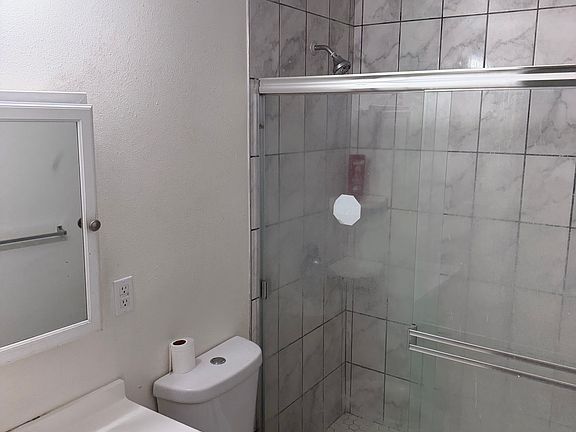 4th image of 4042 E 57th St #C