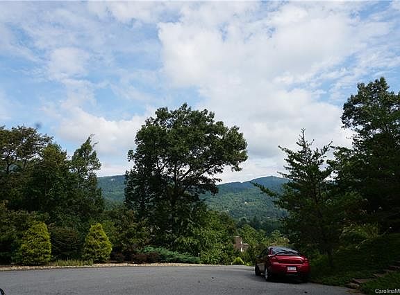 4th image of 40 Graylyn Dr