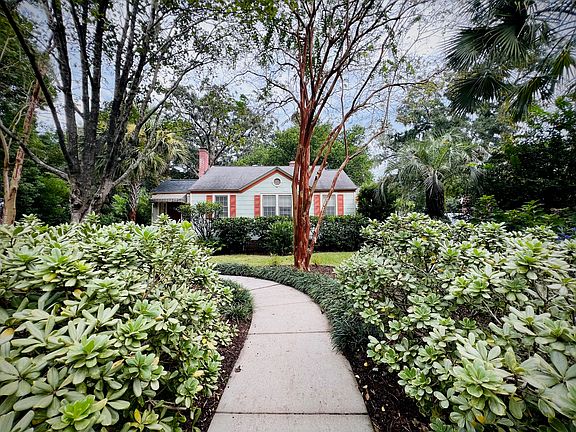 Front exterior view from street