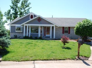 669 Country Lake Dr, Saint Peters, MO 63376