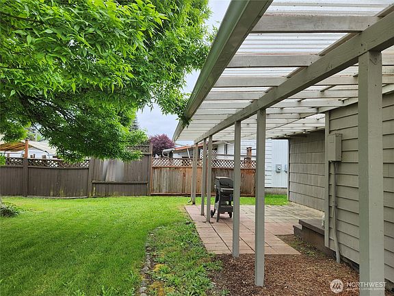 4th image of 1422 Belmont Avenue