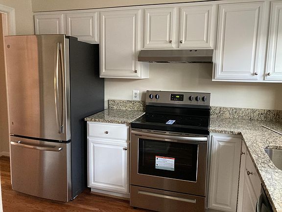 Kitchen - Main Level