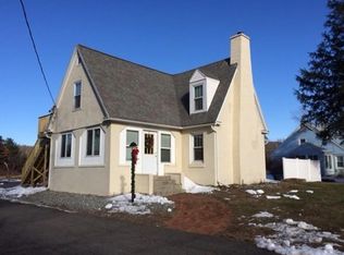 542 Amherst Rd, South Hadley, MA 01075