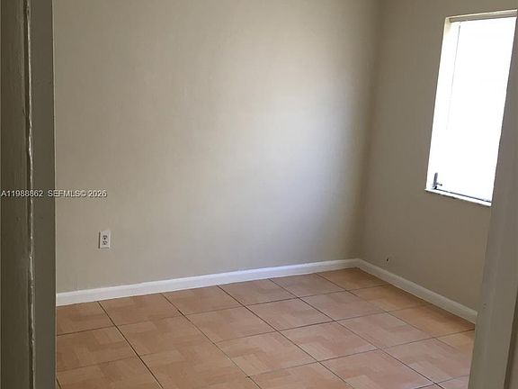 5th image of 1851 NE 168th St APT A10