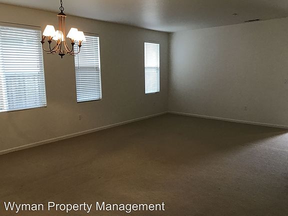 3rd image of 138 Crestwood Ln