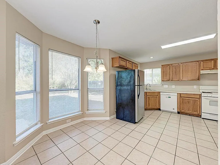2351 Wright Cir — Photo 25