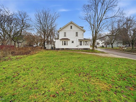 3rd image of 225 Cranz Pl