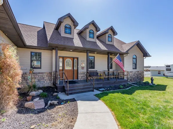 518 Elk Mountain Dr, Newcastle, WY 82701