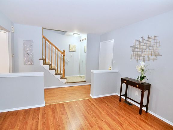 3rd image of 2805 Lakehurst Ln