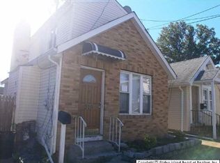 216 Moreland St, Staten Island, NY 10306