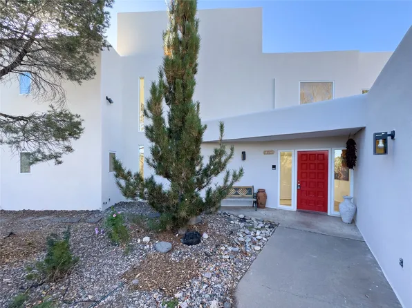 895 Los Pueblos St, Los Alamos, NM 87544