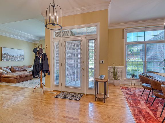 3rd image of 4399 Ashbury Parke Dr