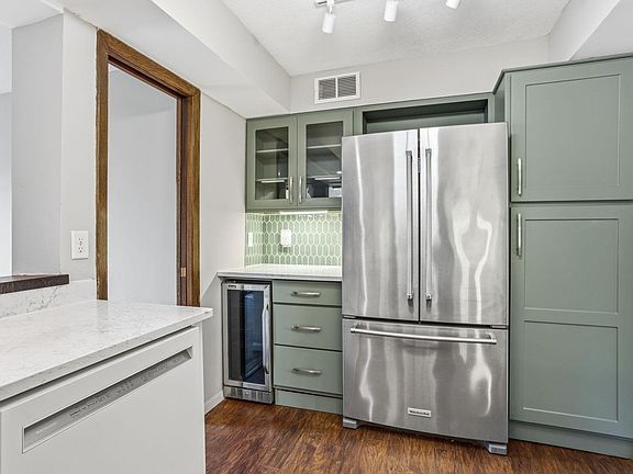 5th image of 6115 Lincoln Dr APT 152