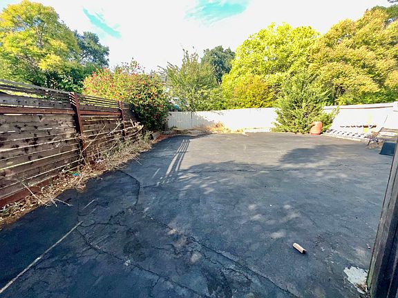 5th image of 1220 Sir Francis Drake Blvd