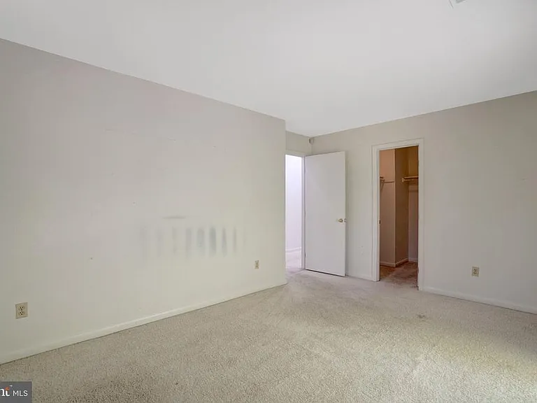 203 W Glendale Ave — Photo 56