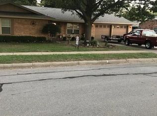 914 Mimosa St, Burkburnett, TX 76354