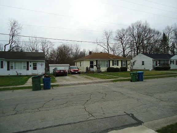 2nd image of 320 S Wagner Ave