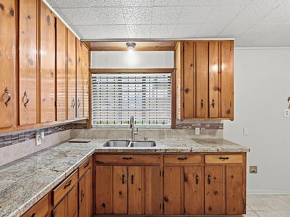3rd image of 10229 Royal Oaks Dr