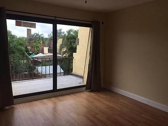 4th image of 3516 Gardens East Dr APT A