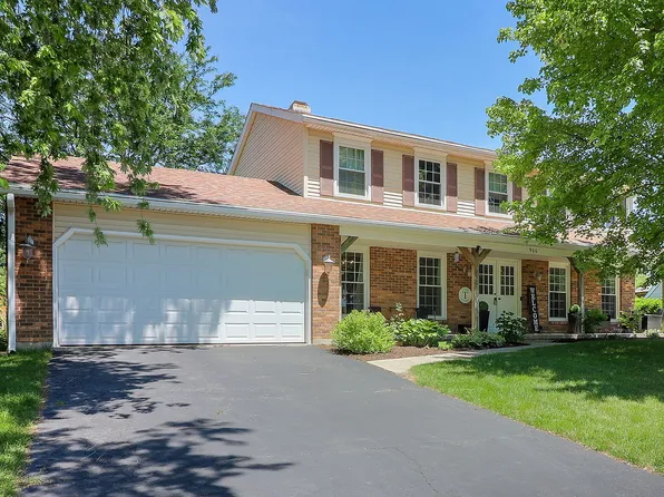 900 N Vista Dr, Algonquin, IL 60102