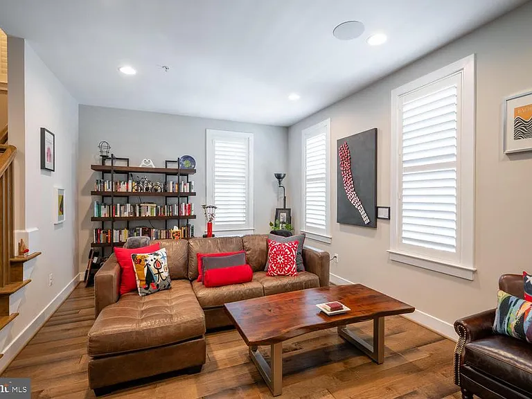 1126 N Stuart St — Photo 28