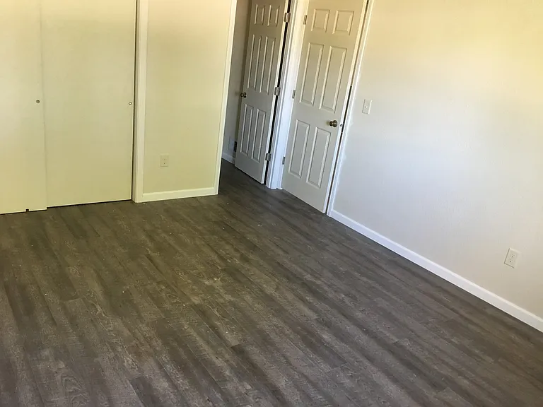 1438 Vandenberg Cir — Photo 7