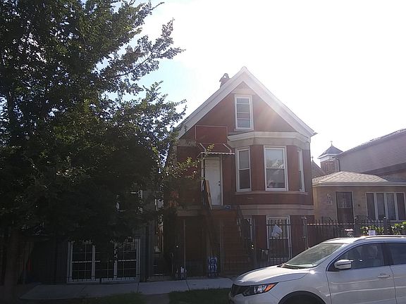 3rd image of 3737 S Hermitage Ave
