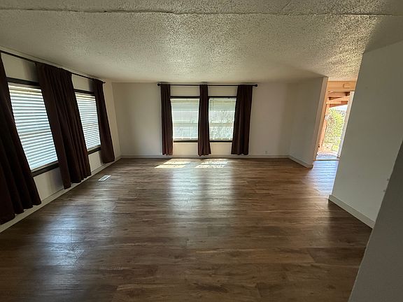 5th image of 4709 Auburn St
