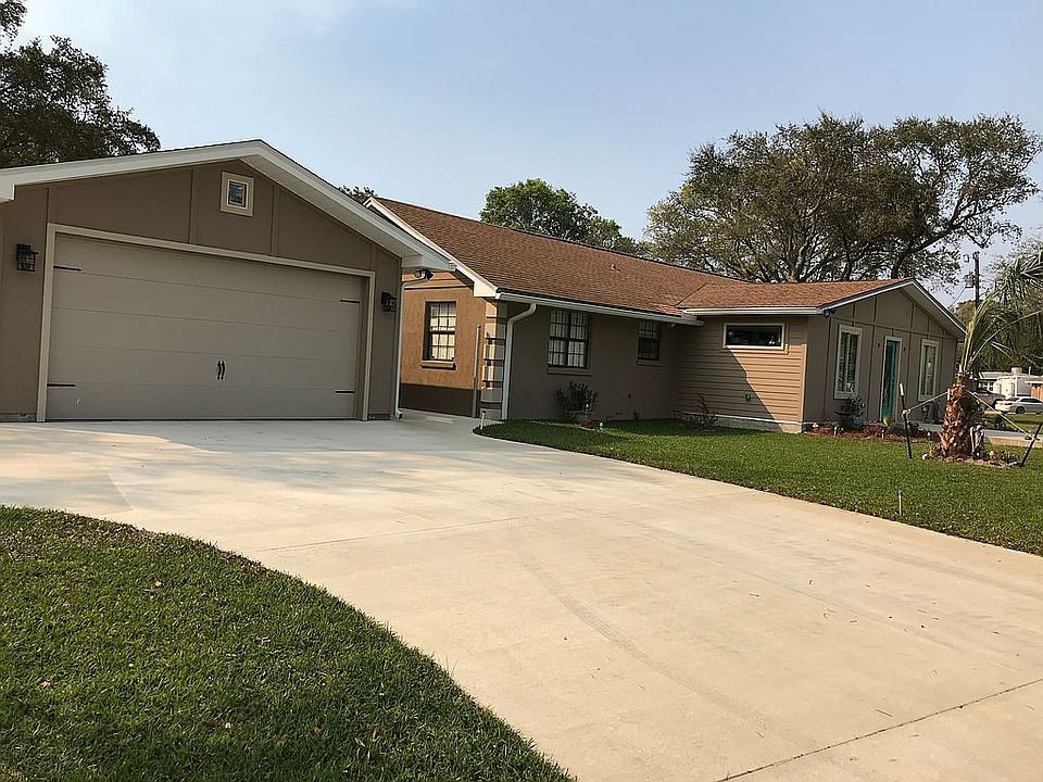New concrete driveway 