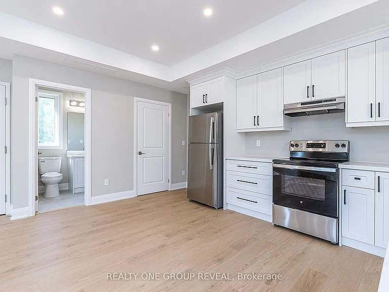 227 Grenfell St #3 — Photo 8