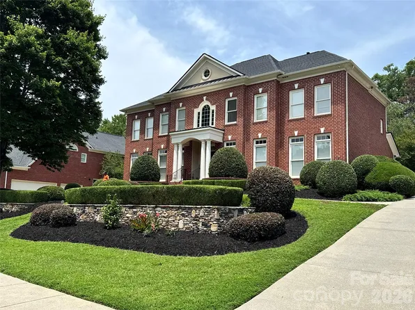 7818 Stonehaven Dr, Waxhaw, NC 28173