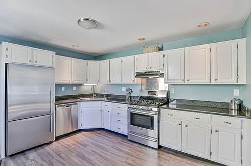 2nd image of 18 Essex St APT 3