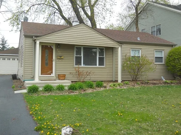 840 Sunset Rd, Wheaton, IL 60189