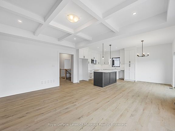5th image of 37 Harold Ave