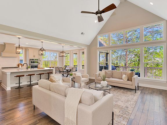 3rd image of 1169 Leconte Cir