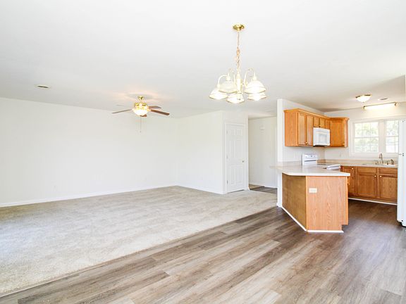 2nd image of 204 Stratford Pl