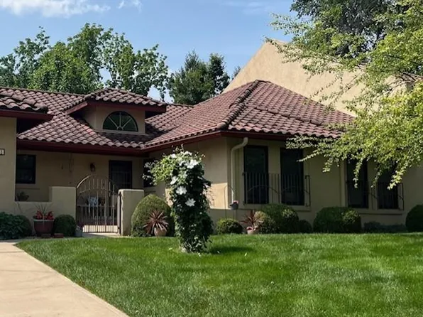 11 Antilles Dr, Saint Joseph, MO 64506