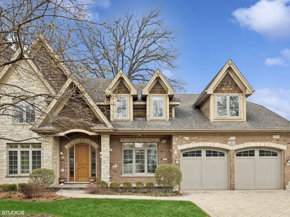 210 S Prospect Ave, Clarendon Hills, IL 60514