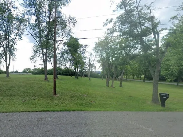 Edgemont St NW, Canton, OH 44718