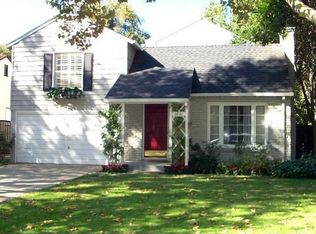 2832 Land Park Dr, Sacramento, CA