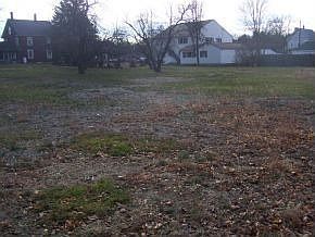 2nd image of 9 1/4 Wellman Ave