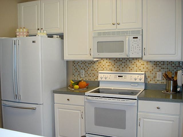 Updated kitchen with GE Profile appliances