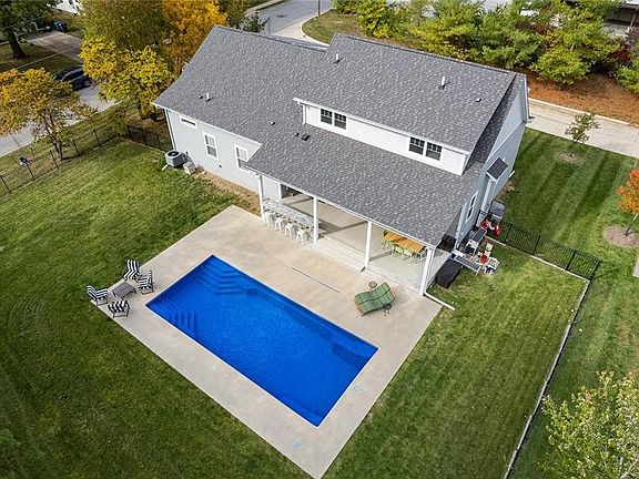 4th image of 335 31st St