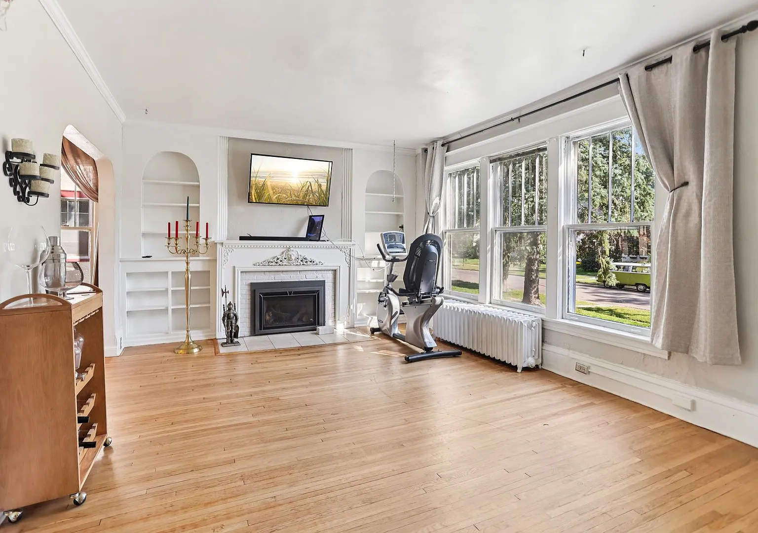 1253 Ashland Ave — Photo 4
