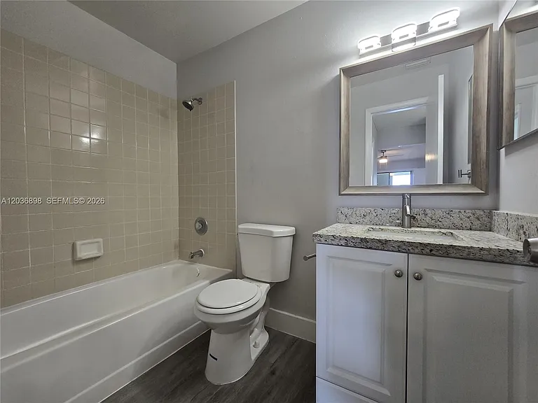 1024 S Independence Dr #1024E — Photo 9