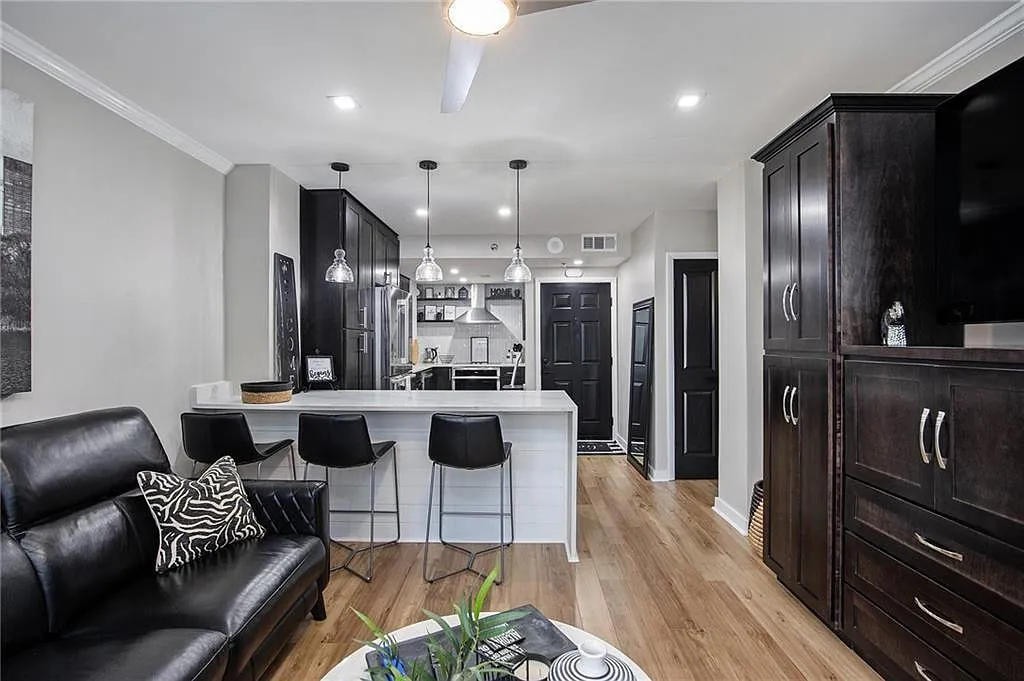 1 bed, 1.0 bath, 625 sqft, $2,000 — Photo 4